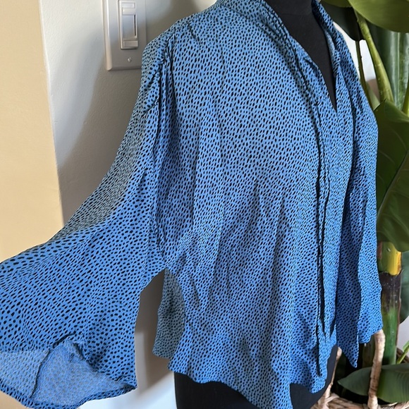 Zara Blue 3/4 length sleeve blouse with mock neck tie up XL - Picture 4 of 6